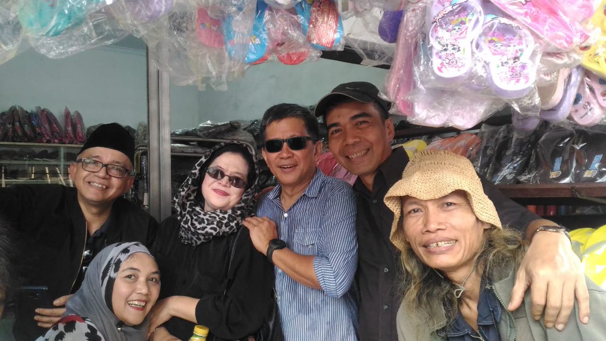 kafirliberal's tweet photo. Selamat Jalan Menuju #Smestalam Bung Agus 'Lenon' Edy Santoso, semoga Indonesia #Merdesa: Adil_Makmur_Beradab..tentunyaaahh..
#SoeDADANG KW: #KafirWahid
@DonAdam68 #RockyGerung @RGFansclub2019 @rockygerungNews https://t.co/LhAvSdV1wF