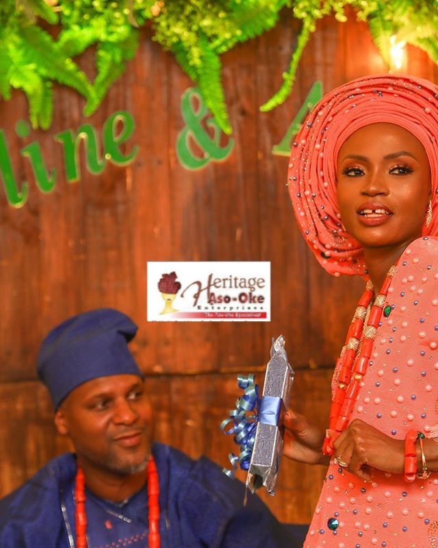HeritageAsooke's tweet photo. Proudly Heritage Aso-Oke

To God be the glory 

#konmon #Asooke #WIB #BlessedHands #WomanOfGrace #DotaOfZion #GratefulHeart #MercySaysNo #OmoEbedi #NaijaWedding #NaijaParty #Heritage #basedongrace #asoebi #asoebibella    #nigerianwedding https://t.co/SPYdPXTYYo