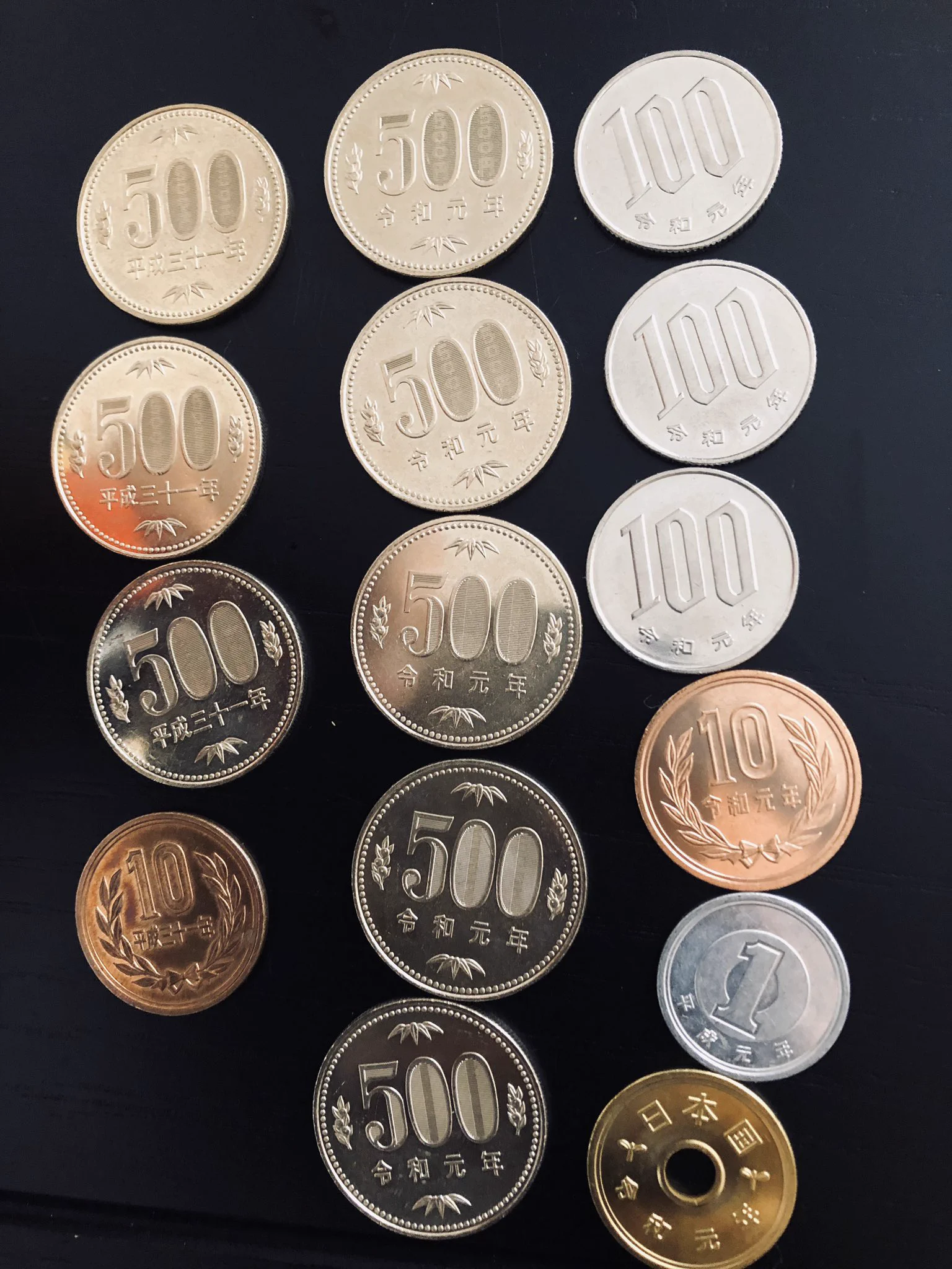 @yashi09 私はあと50円玉1枚で揃うのに、なかなか現れないorz 