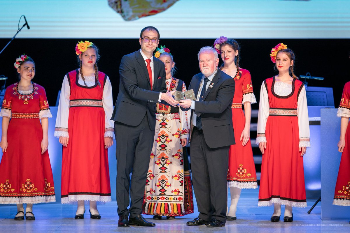 Plovdiv2019's tweet photo. 🌟 With an exciting ceremony and 🎼 music, from the 4 Seasons of Vivaldi, #Plovdiv2019 handed the title European Capital of Culture to 🇮🇪 @galway2020 and 🇭🇷 @Rijeka2020!
📸 Rosina Pencheva/ Punkt 
📸 Alexander Bogdan Thompson
#together #ECoC https://t.co/Mic05c8UQF
