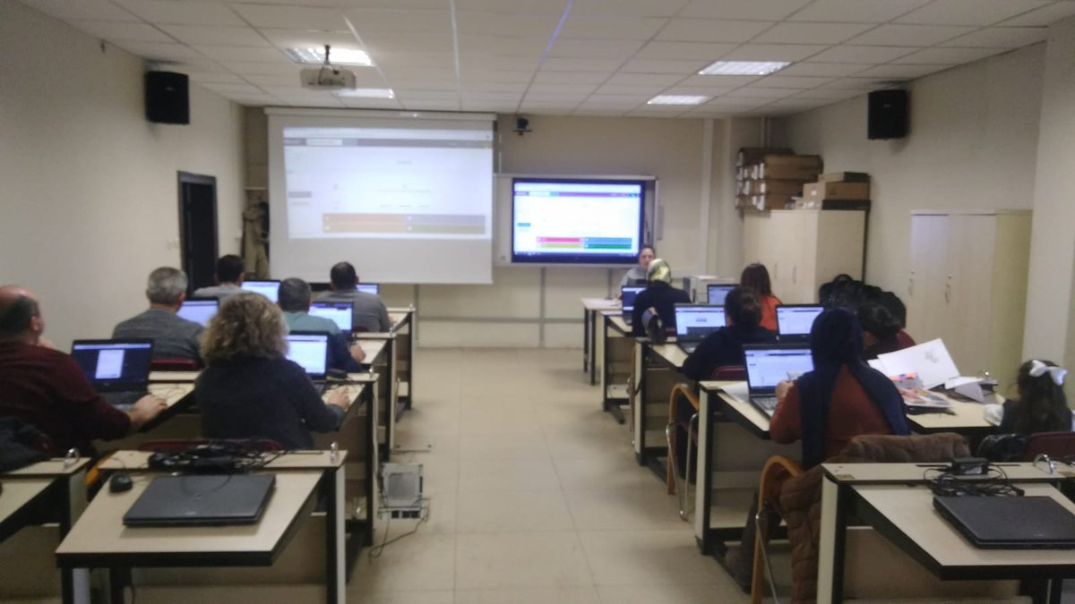 Harezmi eğitim modeli ekibindeki öğretmenlerimiz için açmış olduğumuz Web 2.0 Araçlarını Tanıma ve Bu Araçlarla İçerik Geliştirme Kursu devam ediyor. <a href="/ebubekirsavasci/">Ebubekir Sıddık Savaşçı</a> <a href="/gunayguzel/">günay güzel</a> <a href="/Muharrem_Panal/">Muharrem panal</a> <a href="/sudenizzzz/">sude deniz</a> <a href="/seda_ustn/">Seda Ustn</a> @dEmETKk20 <a href="/bulbulfb/">Fahrettin BÜLBÜL🇹🇷</a> <a href="/harezmimodeli/">Harezmi Eğitim Modeli</a> <a href="/ekonca77/">erkn14</a> <a href="/mkesuruk/">muhsin</a>