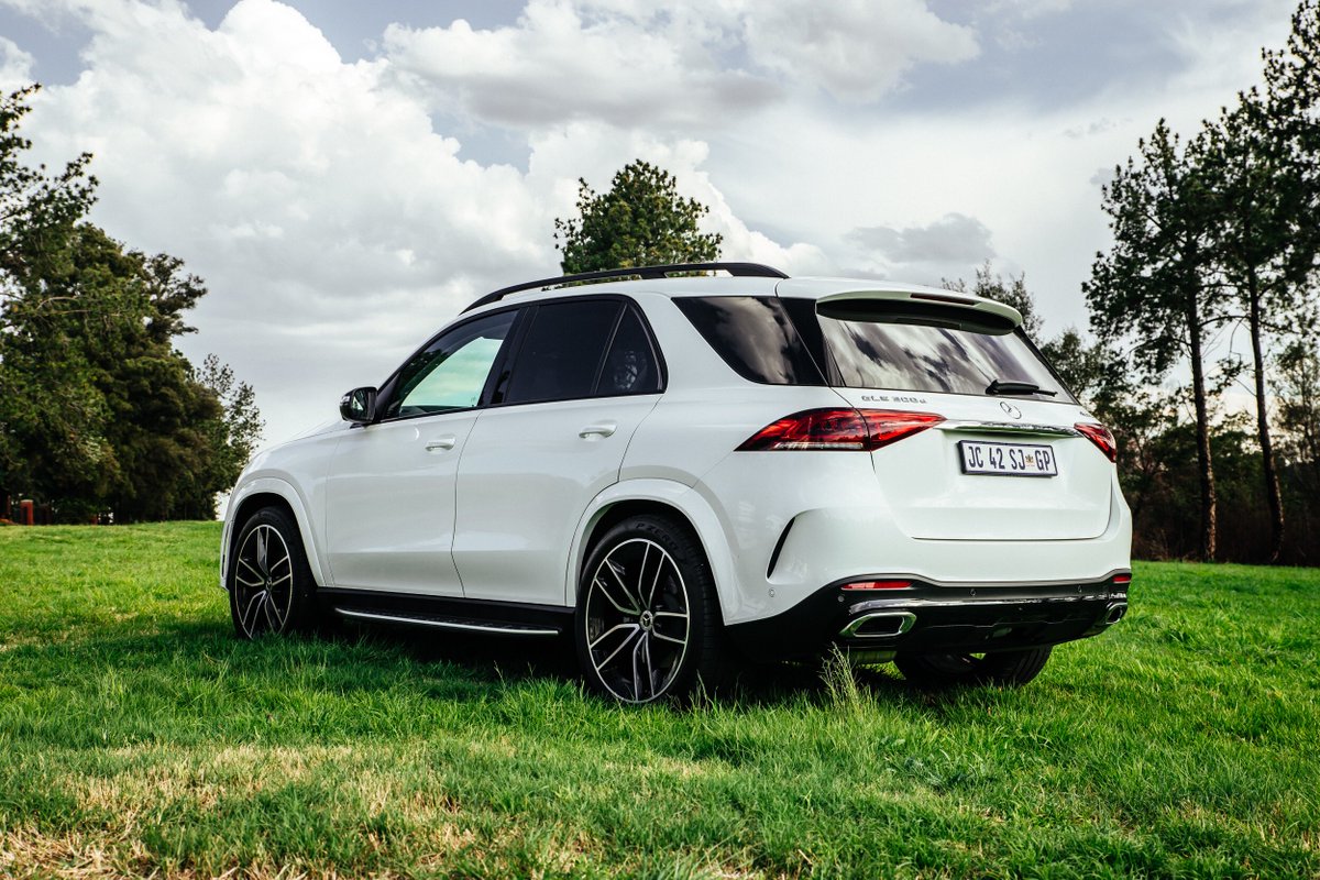 DanielCalbacho's tweet photo. I call a winner! You’re looking at @MercedesBenz_SA’s new #GLE 

Rated and reviewed on @neofundi! Check out my easy reading review 👆🏼https://t.co/SEVwGGtAqT https://t.co/Gq15WnjBcn