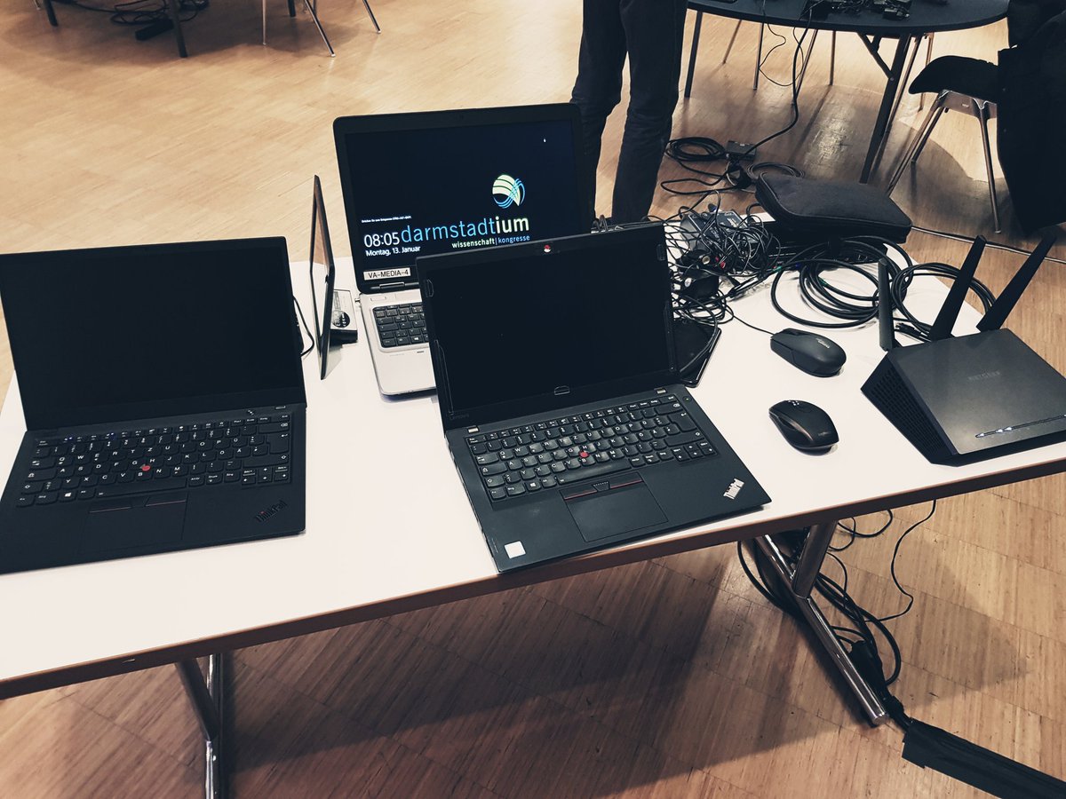 DBrintzinger's tweet photo. Warming up the tires and #containers @RedHatForum #cloudnative #robohackathon #openshift https://t.co/yjdSP5U1KR