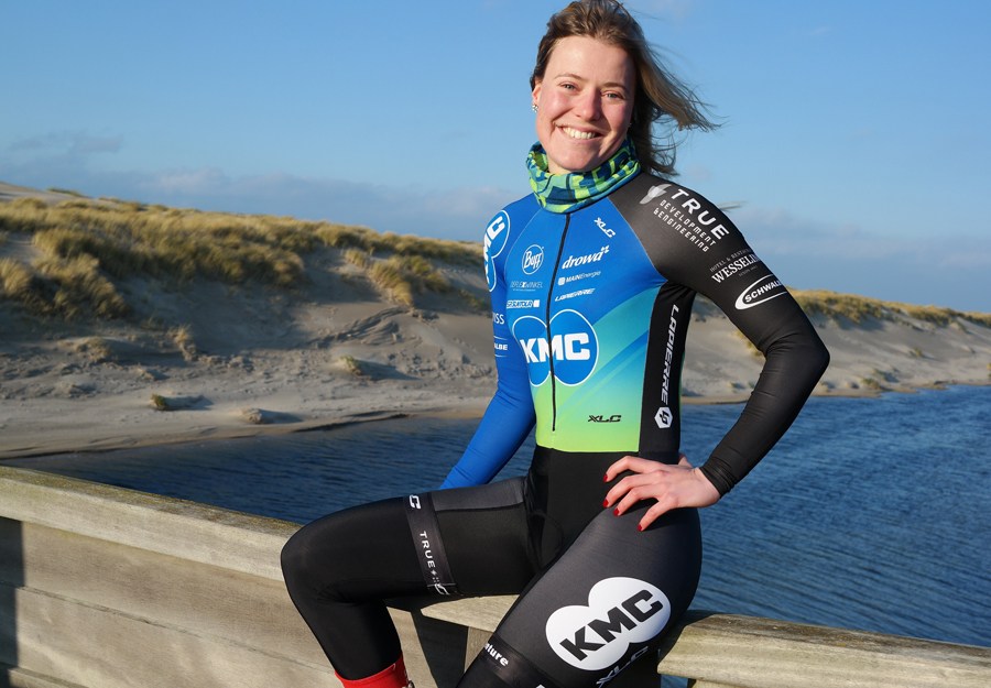 bikefreakmag's tweet image. Sport kort — Rozanne Slik naar het KMC team bikefreak-magazine.eu/rozanne-slik-n…