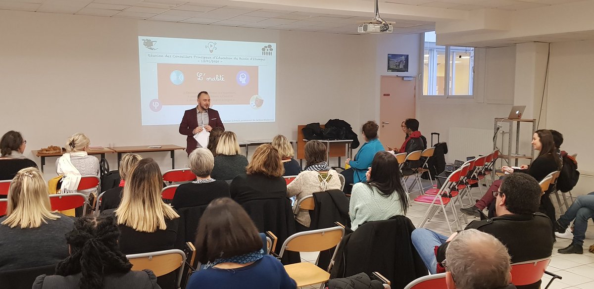 sache_martine's tweet image. Animation des #CPE du bassin d'Étampes : l'#oralité, encourager les élèves à s'exprimer, développer l'#esprit critique. Une formation pleine de bonne humeur et de professionnalisme. Merci aux animatrices de bassin et à M. Schwab.
 #justicescolaire #egalitedeschances