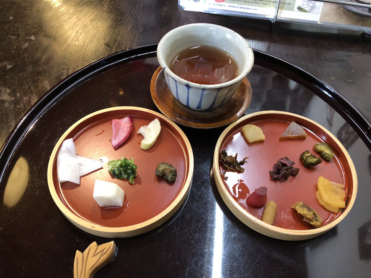 Narazuki على تويتر 0113 土産は 大こう本店 でお漬物 いつもお店に行くと試食をさせてもらうのでそれだけで幸せになけどご飯が欲しくなる 京漬物 試食 お土産 ご飯が欲しい 京都