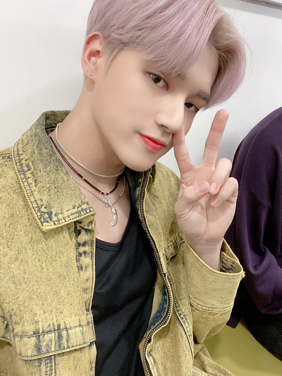 ATEEZofficial's tweet photo. [#우영] 에이티니~ 음악방송 때 찍은 거예여~
#ATEEZ #에이티즈 https://t.co/7TOdDNCNjp