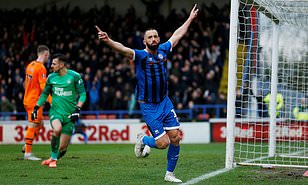 ProgrammeMaster's tweet image. The moment @officiallydale booked their trip to @NUFC for an FA Cup third round replay ⚽️

Dale fans can pre-order their programme for tomorrow night's big clash at St James' Park right now ➡️bit.ly/3a40cYm

Make sure you remember an historic night❗️