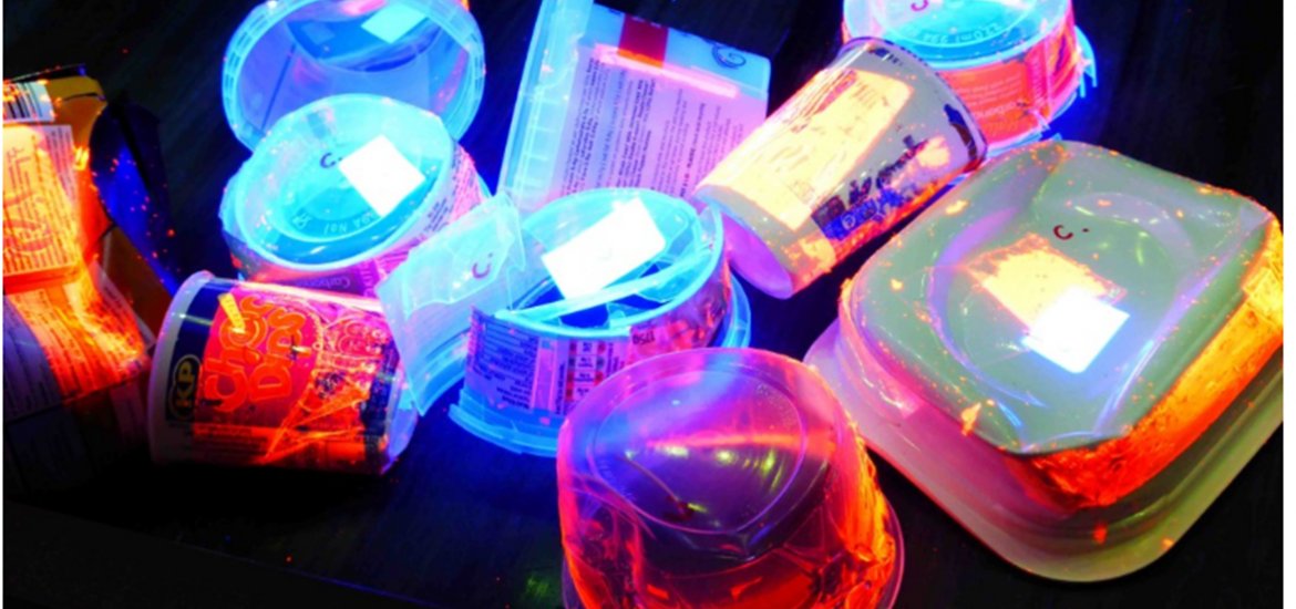 KredoConsult's tweet image. Fluorescent markers could transform plastic recycling #kredotechtalk ow.ly/rLuP50xTDqG