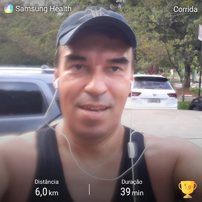 SantChrystian's tweet photo. Depois de muitas risadas, lembranças e sorvete, bora começar a semana! E hoje deu 6 Km em menos de 40 min!!!!  Vitória!!!! #corrida #treinodecorrida🏃 #correndo🏃‍♂️ #vemcorrer #runner #desafiandomeuslimites #foconoobjetivo #disciplina #perseverança #comprometimento #eu❤ef https://t.co/TvJTeR7oqR