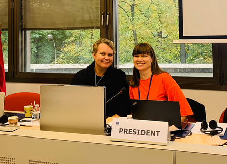 #Sosiaaliturva'asiantuntijoiden yhteistyö lujittui #EU-puheenjohtajuus'kaudella. <a href="/ETKinfo/">Eläketurvakeskus</a> <a href="/KelaFpa/">Kela Fpa</a> ja <a href="/STM_Uutiset/">Sosiaali- ja terveysministeriö</a> pelasivat yhteen #EU2019FI'asioissa, kertoo <a href="/NAllenius/">nina allenius</a> blogissaan.
Kuvassa puheenjohtajistossa <a href="/EssiRentola/">Essi Rentola</a> ja <a href="/SariAlankoH/">Sari Alanko</a>  
#socialsecuritycoordination