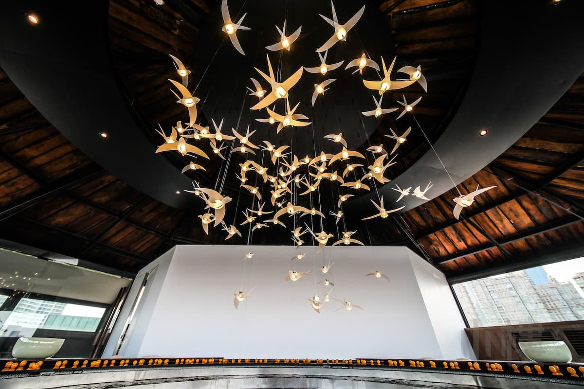 ChinaCiff's tweet photo. West Bund brings together world-class artists and art exhibitions, such as Andy Warhol, KAWS, Mademoiselle Privé by Chanel and so on. More and more first well-known international brands choose to make their world debut in West Bund, helping it become a fashion mecca. https://t.co/RVLrSbIsMf