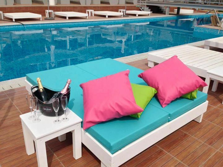 Save water, drink champagne 🍾

#pambosnaparockshotel #ayianapa