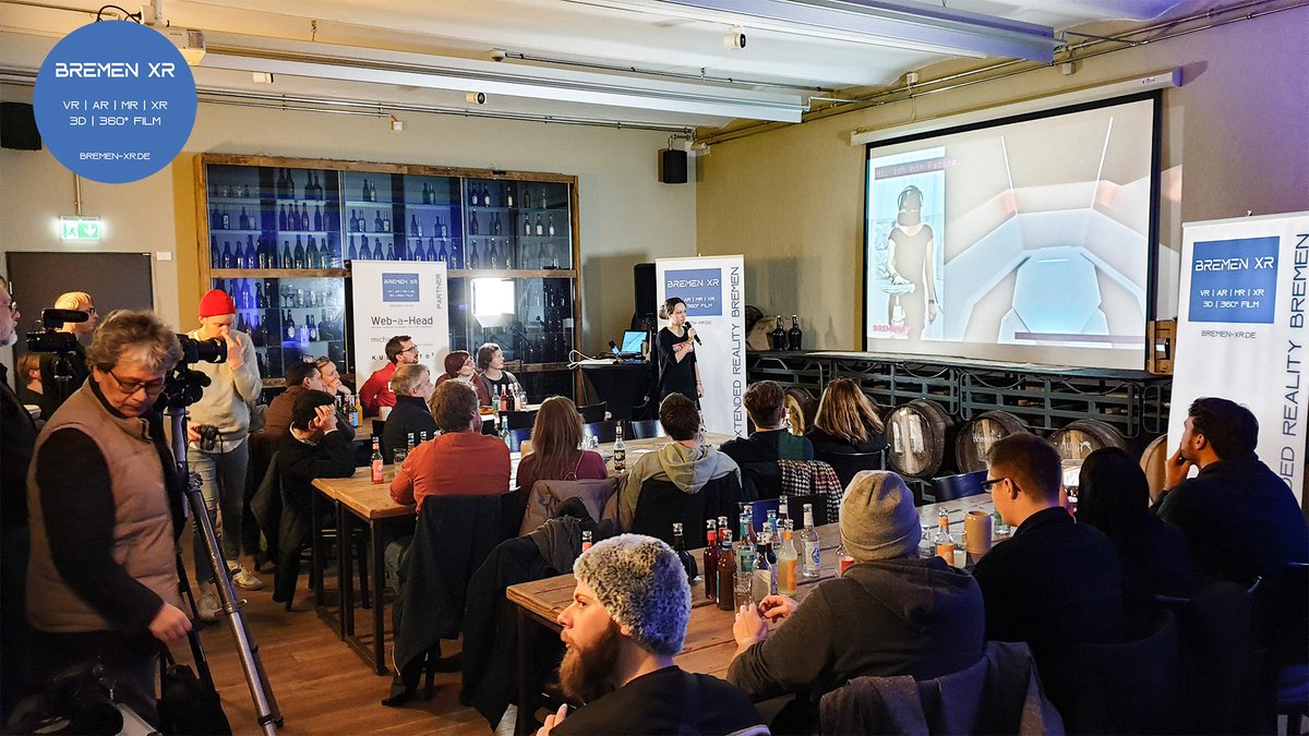 BremenXr's tweet photo. Volles Haus auf dem #BremenXR Meetup am 11.01.2020 in der Union Brauerei in Bremen. #XR, #VR, #VirtualReality https://t.co/3XR8lUmC5p