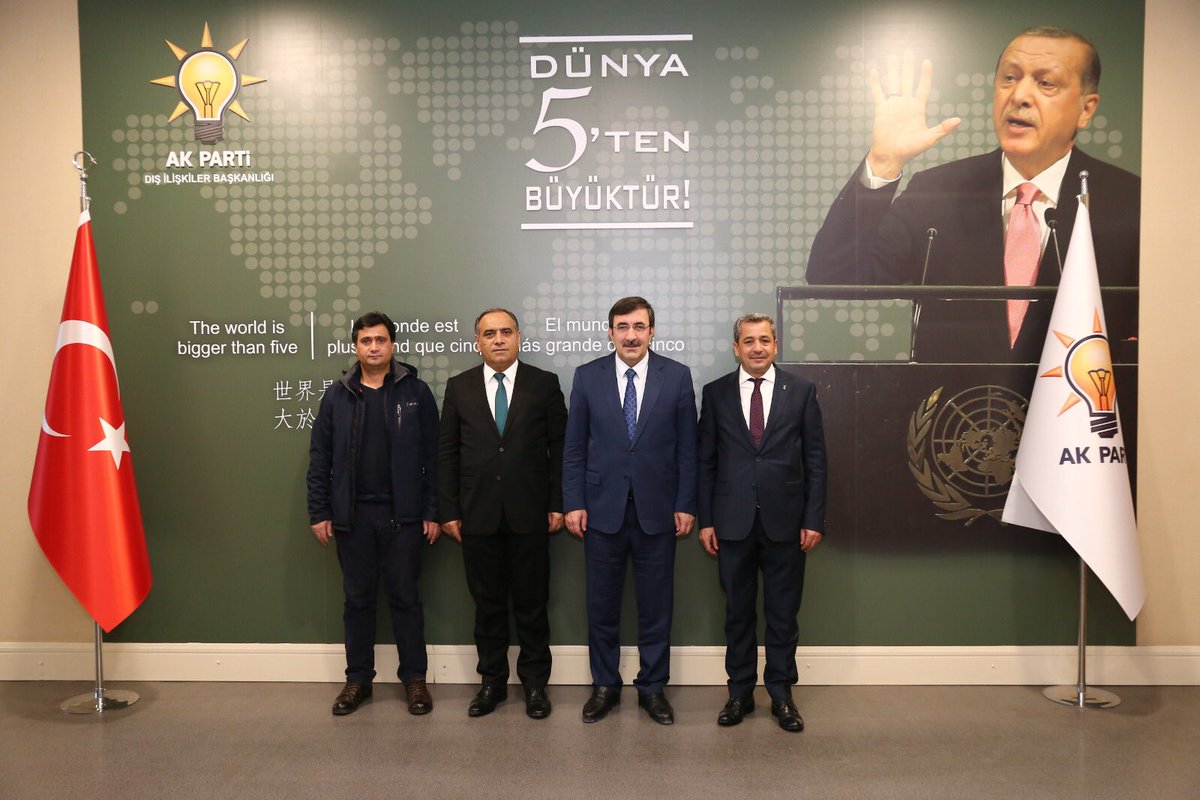 Bingöl’den ziyaretimize gelen, teşkilatlarımıza geçmişten bugüne önemli katkıları olmuş değerli bazı arkadaşlarımız ile görüştük. Hep birlikte inandığımız yolda yürümeye devam edeceğiz.