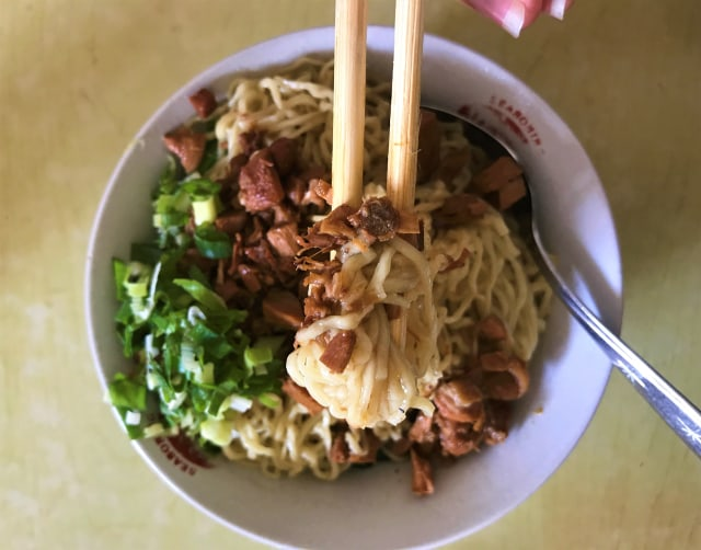 Memanggil para pecinta mie ayam~
Ini rekomendasi yang enak di sekitar Jakarta! Bahkan deretan mie ayam ini buka dari pagi, lho. Yuk, likes dulu🙌

-A thread-