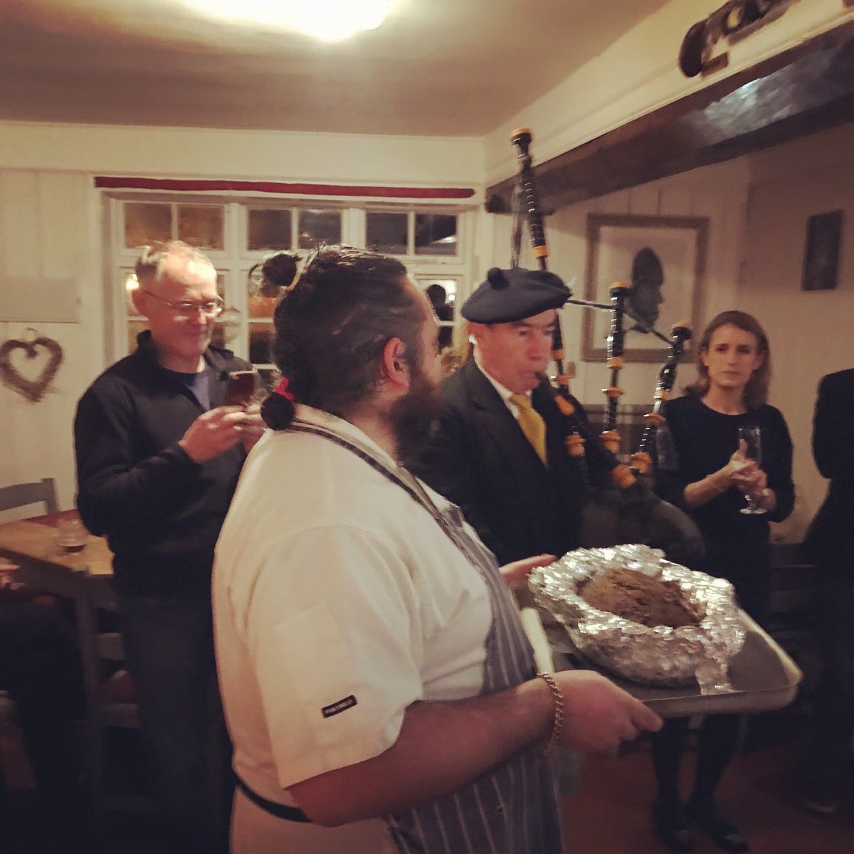 #Burns #supper Sat 25th January 6.30 2 courses £20 piper poetry dancing! Booking essential a very popular event <a href="/lights_harbour/">Harbour Lights</a> <a href="/allaboutsuffolk/">All About Suffolk #WearAMask 😷</a> <a href="/ProperEnglish3/">ProperEnglish</a> <a href="/suffolkmag/">Suffolk Magazine</a>