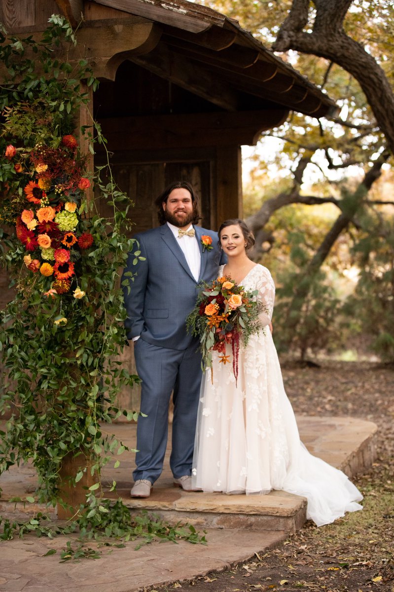 beyondtheeyei's tweet photo. Fall wedding 🍂🍁

#photography #weeding #fall https://t.co/D0gfQAM1nO