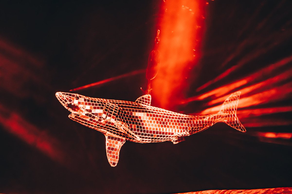 donotsit_'s tweet photo. This Saturday we are taking over one of the most legendary clubs in Amsterdam, #DeMarktkantine. Bringing the grooves: the maestro @djbehrouz, Kiasmos, Vander, and Sharouz (the disco shark). See you there! 🦈🕺
Tickets: https://t.co/qLwB76YMPq https://t.co/CVHNSS6vgi