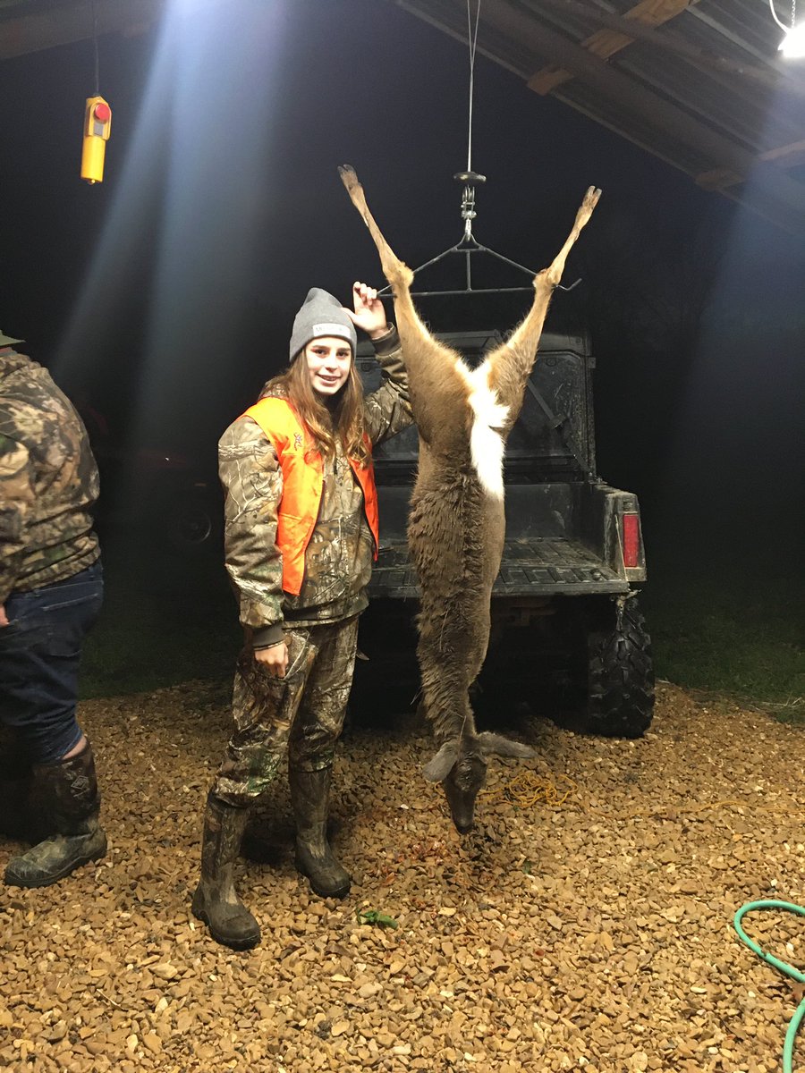 Happylandhunt's tweet photo. Congratulations to a couple of first timers Houston and Claire getting it done @Happylandhunt https://t.co/thu1J2ZpbX