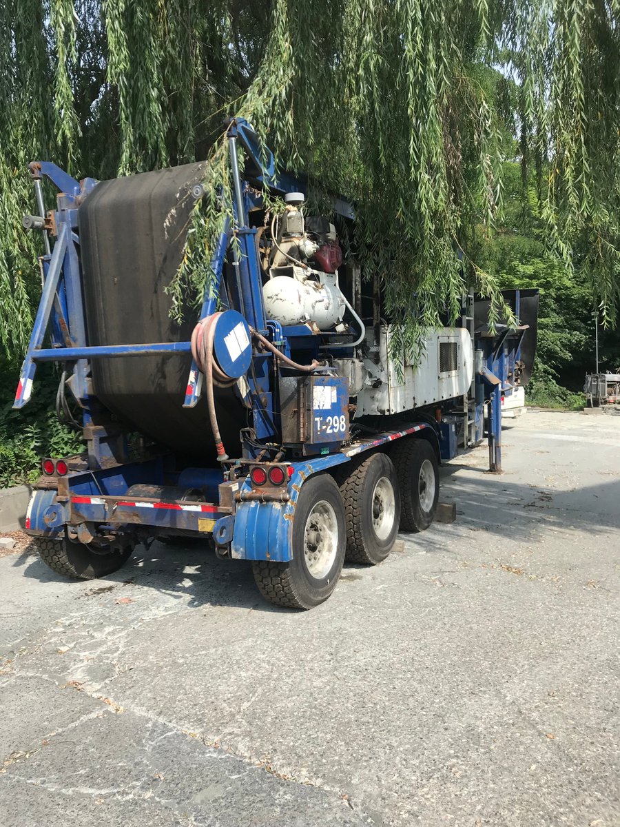 ApolloEquipment's tweet photo. ***GREAT DEAL***

2006 Peterson Pacific 4700B Horizontal Grinder
Offered at: $244,000

Great condition
CAT C-16 Engine
630 horsepower
5400 Hours
Extra: Spare Rotor Head

Call Apollo Equipment today!
1.800.982.2844

https://t.co/NZ5y6LJ53J…/2006-peterson-pacific-4700… https://t.co/vD4bzvXsBx