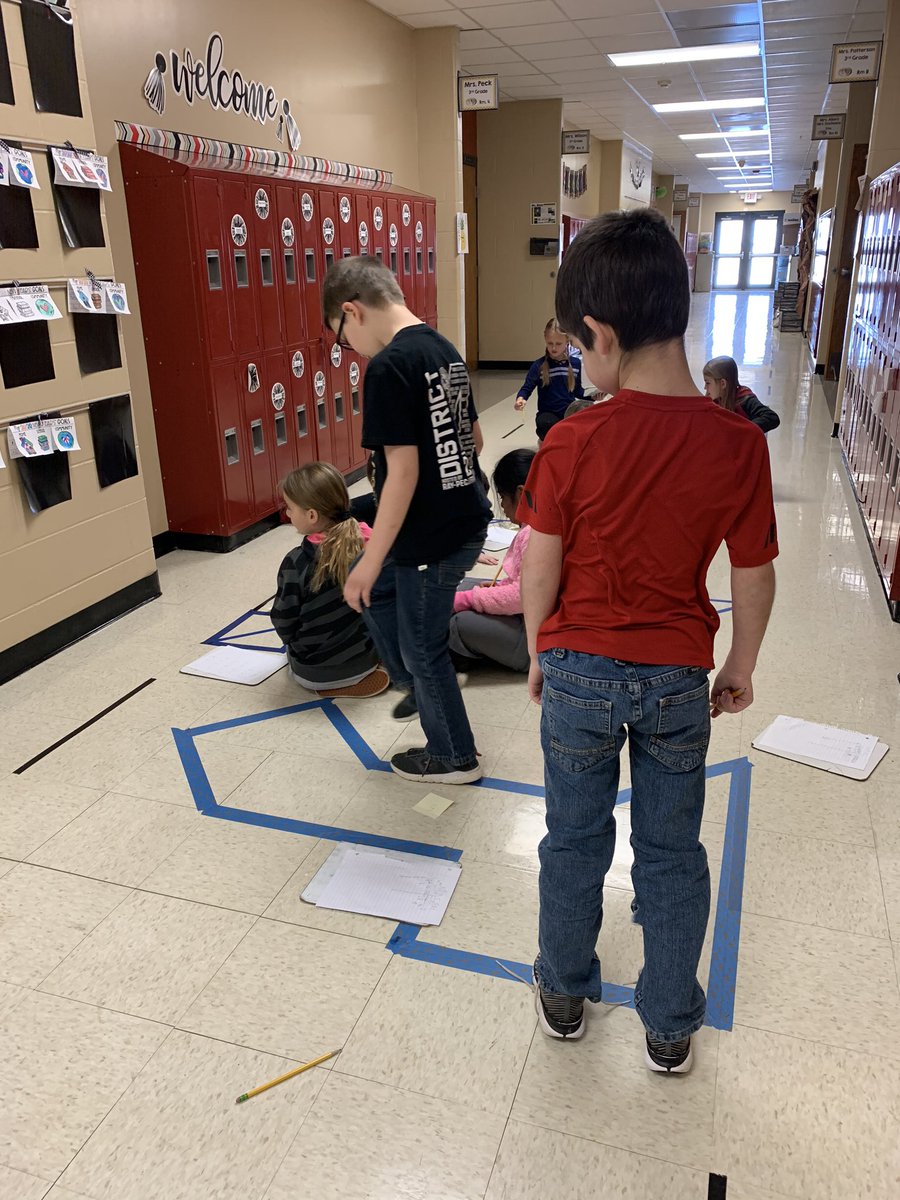 AprilSimons6's tweet photo. 3rd grade students are learning area and perimeter this week. They used shapes in the hallway to figure out both! https://t.co/rdZeO5kMIp