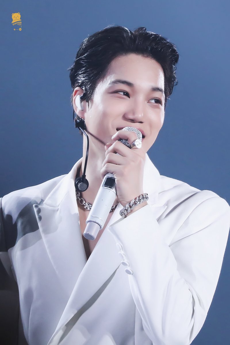 STATION114_KAI's tweet photo. 종인오빠 생일축하해~💛🎂

#종인아생일축하해 #2020KAIDAY #HappyKaiDay https://t.co/vqejqH4Zzk