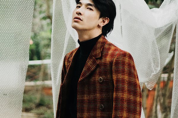 JacketReqd's tweet image. Fashion couldn’t have hit the ground running any quicker in time for 2020. In case you missed it, London Fashion Week Men’s brought men’s fashion to the UK capital from 4th to 6th January. We've got the need to know info on our blog...fal.cn/35ZNF #LMFW #JacketRequired