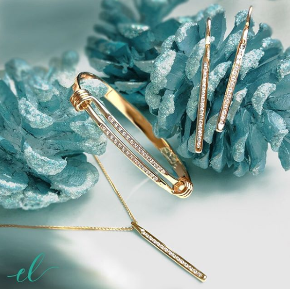 GoldsteinsJwlry's tweet photo. Gift these beautiful diamond earrings or necklace by Ed Levin to show your love. Valentine's Day is around the corner. ❤️💎 https://t.co/gB3d3X5ZQf