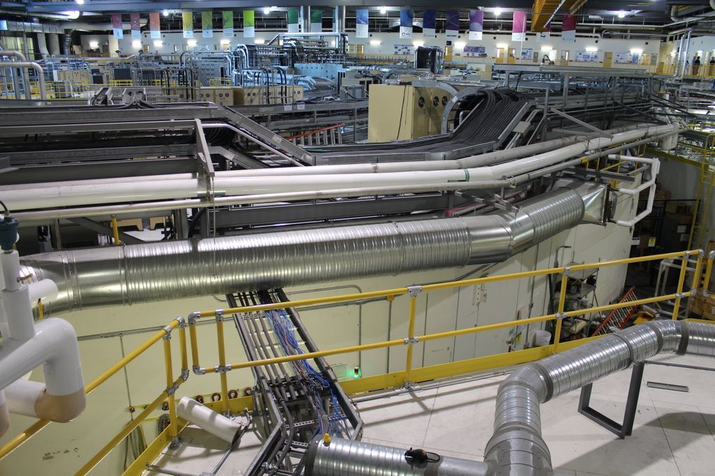 CanLightSource's tweet photo. Can you spot the #rubberduck? 🦆 Our scientists have a great sense of humour. Of course we should put a duck on a duct they said. Of course it needs a rubber rat as a friend they said. 🐀 Happy #nationalrubberduckday #scientisthumour #duckonaduct #saythattentimesfast 😂 :rat https://t.co/dreltGE5cY