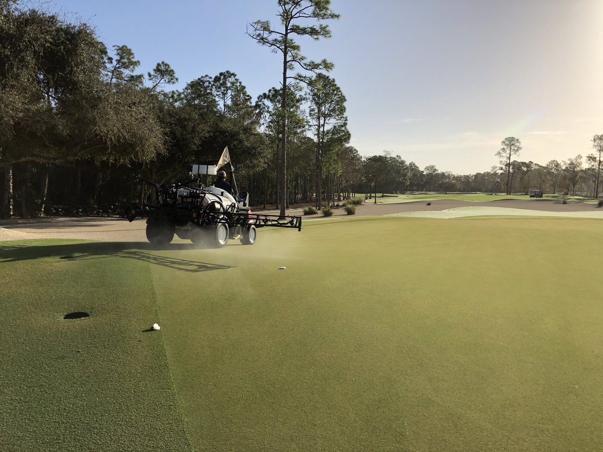 Monday morning green spray application of <a href="/GRIGGco/">GRIGG</a> foliar and <a href="/PlantFoodCo/">Plant Food Company</a> W.A.  A great  1-2 punch. <a href="/WesleyPRowe/">Wes Rowe</a> making it happen
