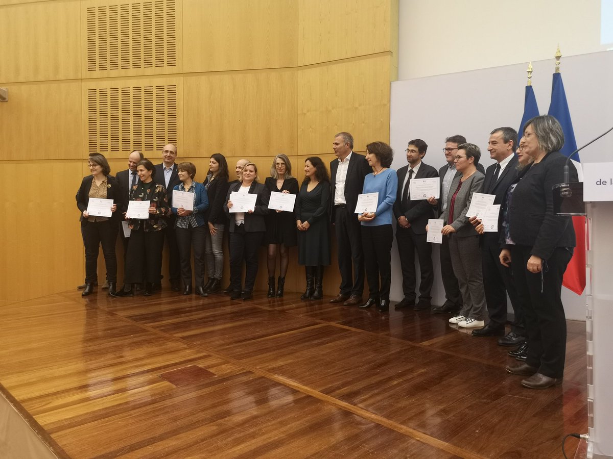 MedEntreprises's tweet photo. Lors du 20ème comité de la charte RFR et du label RFAR ➡️ @MedEntreprises et le @CnaAchats ont remis les certificats du label!

@rte_france @bpgrandouest @ugap @SEALOCK_62 @orange @SocieteGenerale @GroupeSNCF @Michelin @Legrand @GroupePVCP @SanofiFR @Armor @Gemo_Officiel @enedis https://t.co/mT1e88y8j5