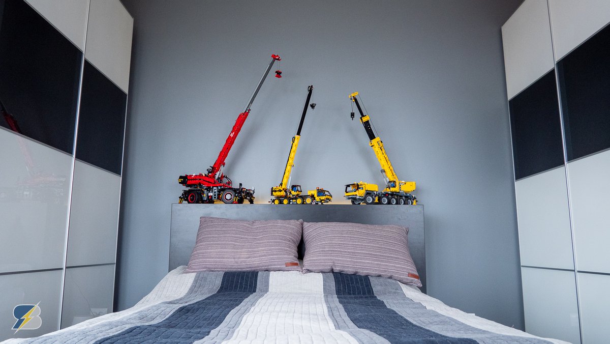 racing_brick's tweet photo. New year, new ideas! I thought it is a good time to start my career as an lifestyle interior designer-influencer. Am I doing it right? 🤔🧐🙃😎

#lego #legotechnic #legocrane #interior #design #influencer #homestaging https://t.co/iMC7JVTvn7