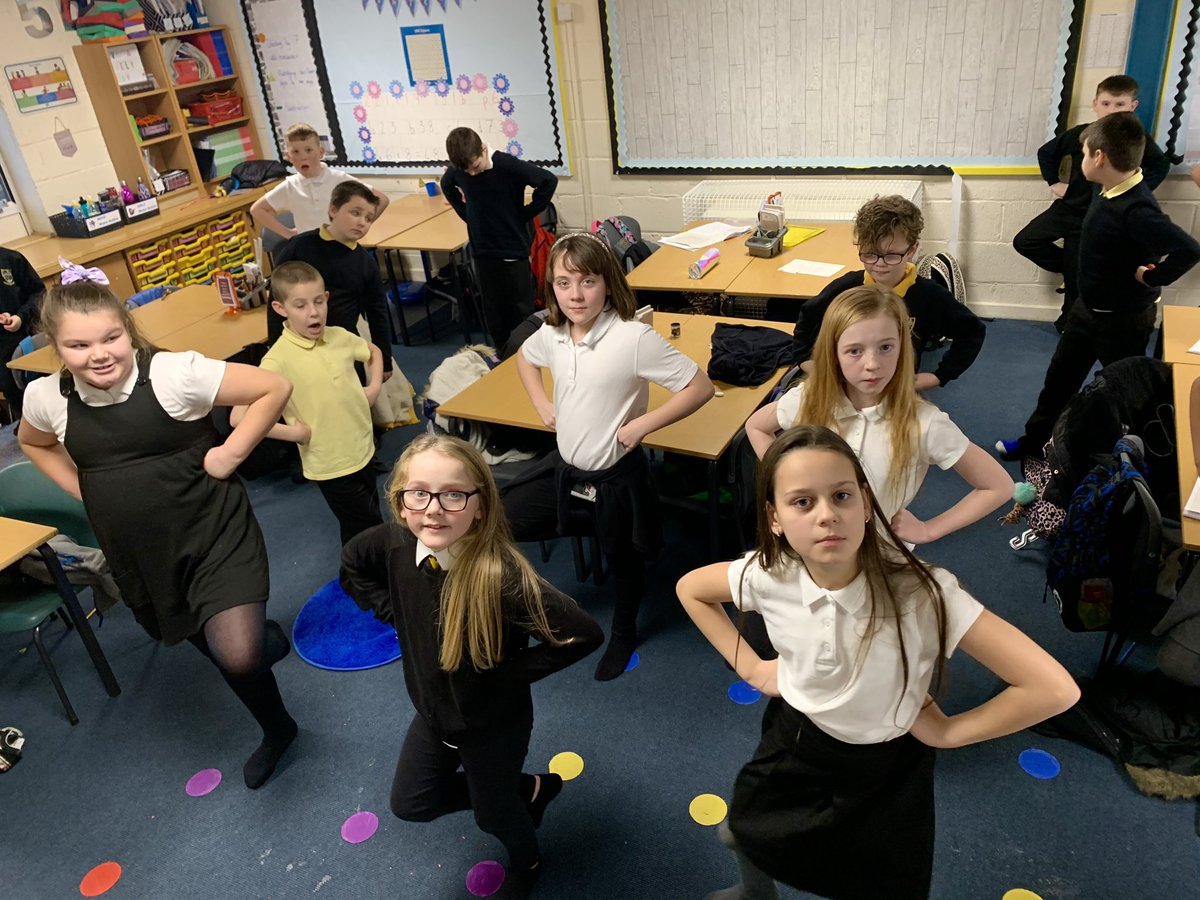 MissDuncanP5D's tweet photo. Learning the basics of Highland Dancing this afternoon βοΈ π΄σ §σ ’σ ³σ £σ ΄σ Ώ We watched a few dances and then gave some of the Highland Fling a go π @carronshoreps #HighlandDance #Scottish #ProsAlready https://t.co/7RyfaNkmqI