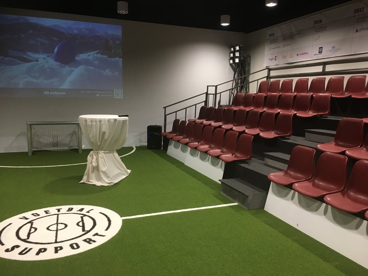hightechict's tweet photo. Getting ready for the @dotNetZuid sessions tonight. Pleased to be the host of tonight. https://t.co/6qfexlETNK