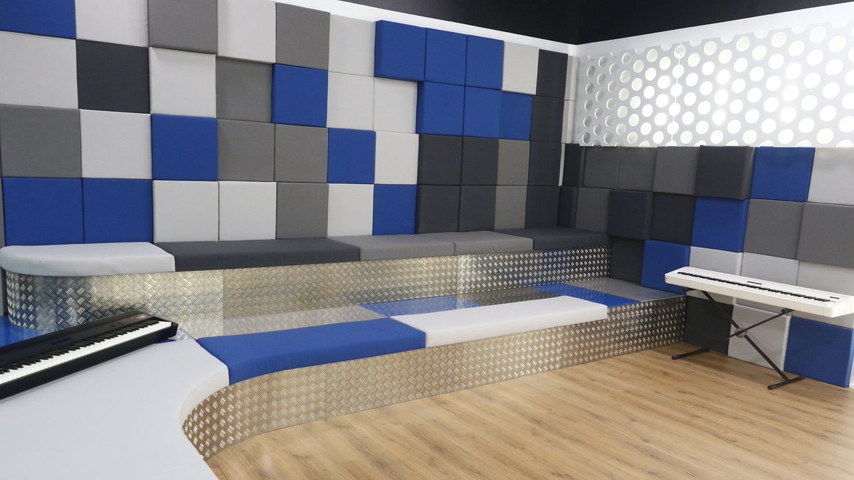 OTfans2020's tweet photo. Quiero denunciar por lo que le han hecho a esta sala #OTDirecto13E https://t.co/x8vgiEkRdo