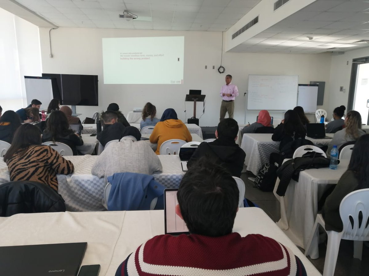 Darwazahaub's tweet image. @AzadBijan helping student teams focused on refugee-oriented ideas to define value proposition, custome  jobs and customer segments refining their #ProblemSolutionFit and #ProductMarketFit #DCAccelerate #Humanitarianengineer  @AUB_Lebanon @MSFEA_AUB @FHS_AUB @AUBOSB