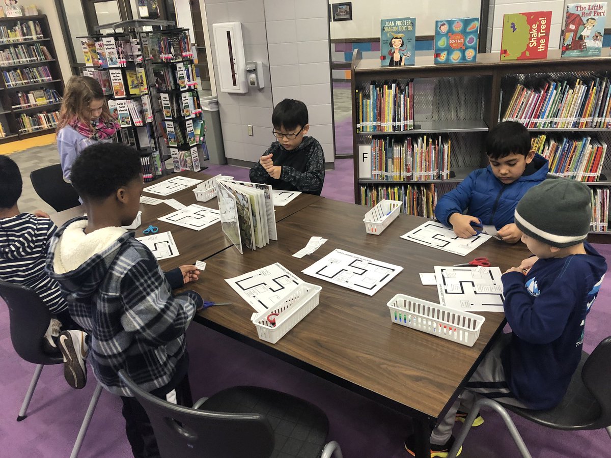 Andersonlearns's tweet photo. Jan Brett author study with Mrs. Biamont and Ms. Mercy. https://t.co/VNqli7zDuL