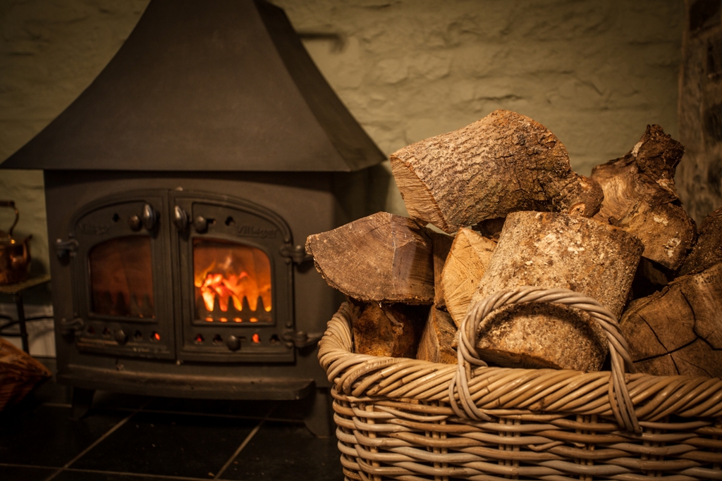 Definitely the weather for curling up on the sofa in front of the wood stove, luckily the Thatched cottage, Granary, Saffir and Aerona have one! Happy Monday!