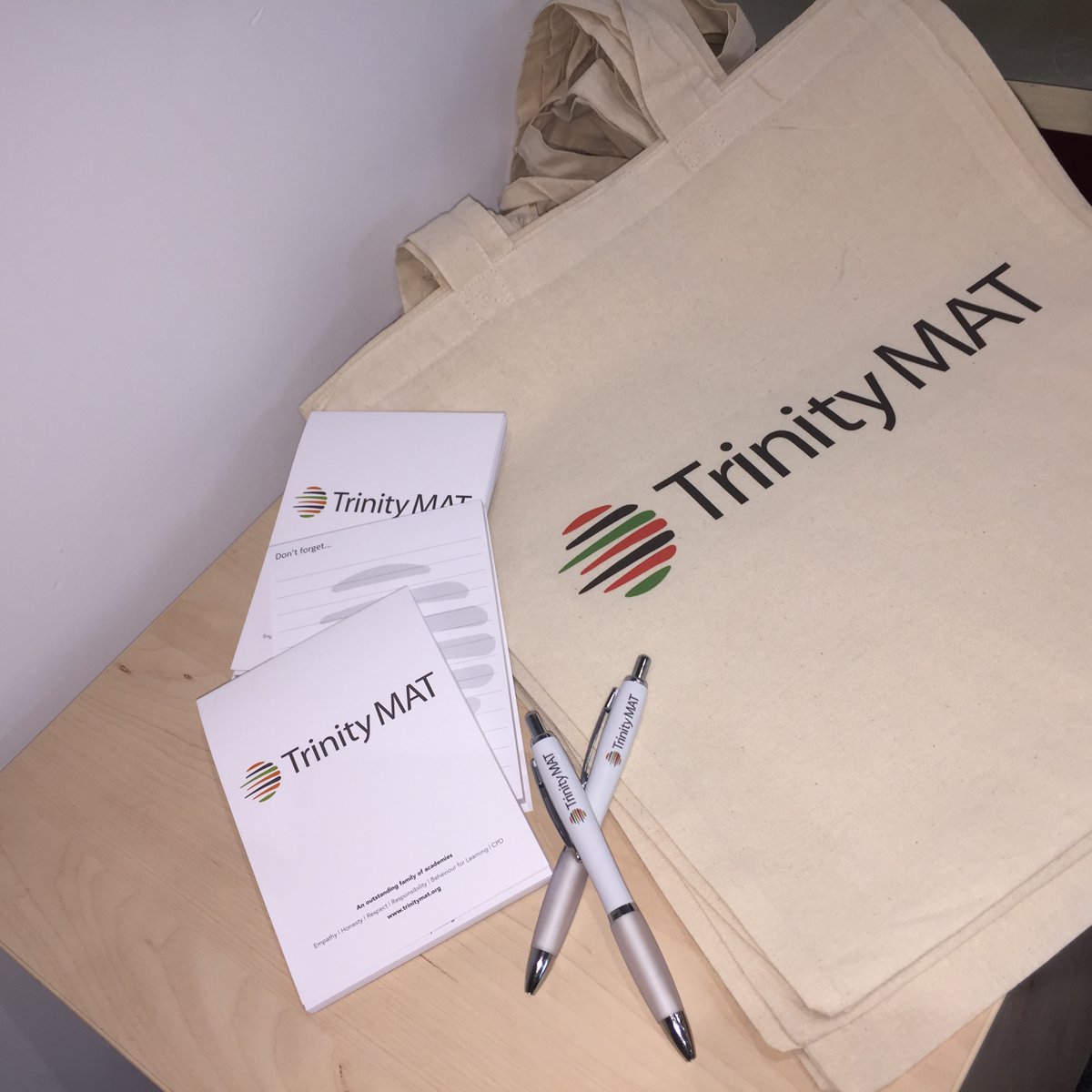 Trinityteach's tweet photo. Don't miss out! Join us at our annual Trinity MAT recruitment event on 29th January! Come and meet our team from #Primary and #Secondary schools across the Trust, plus our trainee teachers. Register at https://t.co/o8d1qJ3ZD1

#TeacherRecruitment #EduTwitter @Trinityteach #Teach https://t.co/QoJwcT0E8u