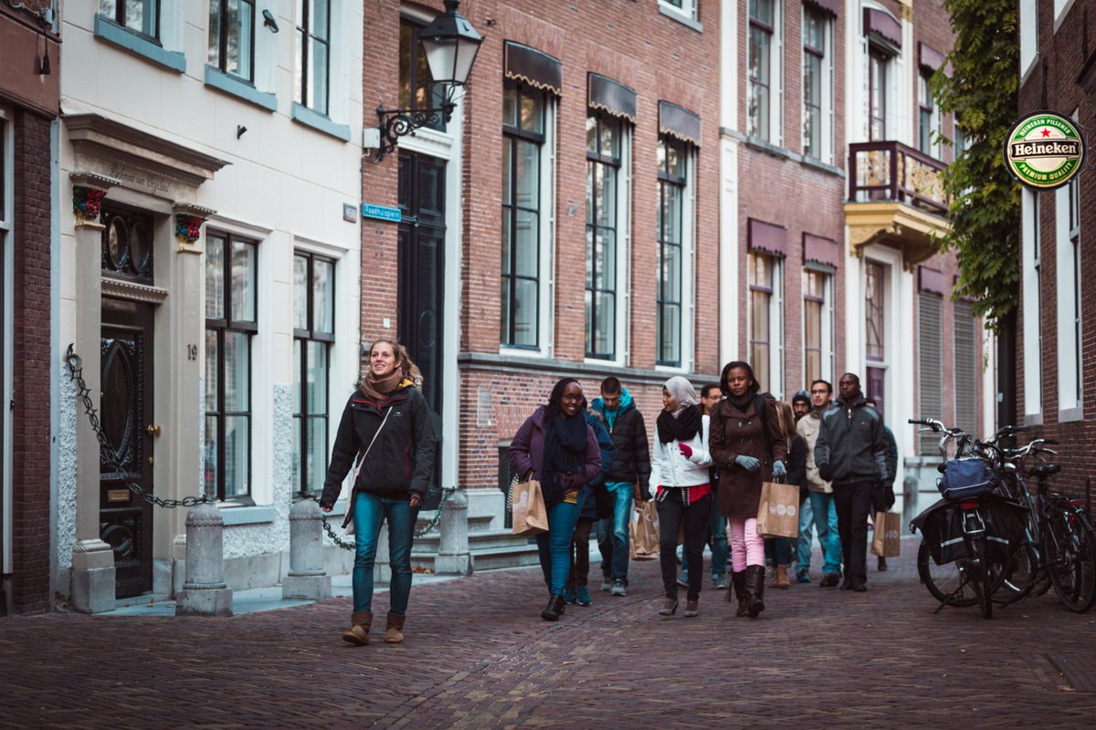 leeuwardenstad's tweet photo. Ga jij deze week op ontdekkingsreis? Op zoek naar de hidden gems van Leeuwarden, geweldige symfonieën in de stadsschouwburg of jouw Friese roots bij Tresoar; ontdek hier de highlights van deze week! https://t.co/FYNvVXdatv https://t.co/1xIDyKjdCp