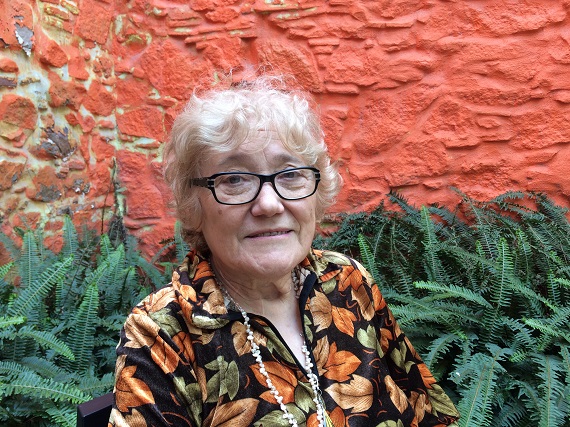 compromis's tweet image. Ens ha deixat Isabel-Clara Simó, un dels grans noms de les lletres valencianes.

Ens queden les seues paraules i, com Júlia, la seua valentia, determinació i exemple.

Que la terra et siga lleu!