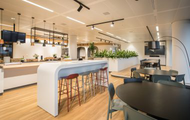 NL_Tetris's tweet photo. For the design of the new office of JLL and Tétris in Amsterdam, the main goal was to create a workplace where employees feel at home.

Read the full article @JLLNederland
▸ https://t.co/IpvqlUXgIk #Workplacedesign #Amsterdam #Officefitout #Placespeopleenjoy https://t.co/Us8Cz8fAh5