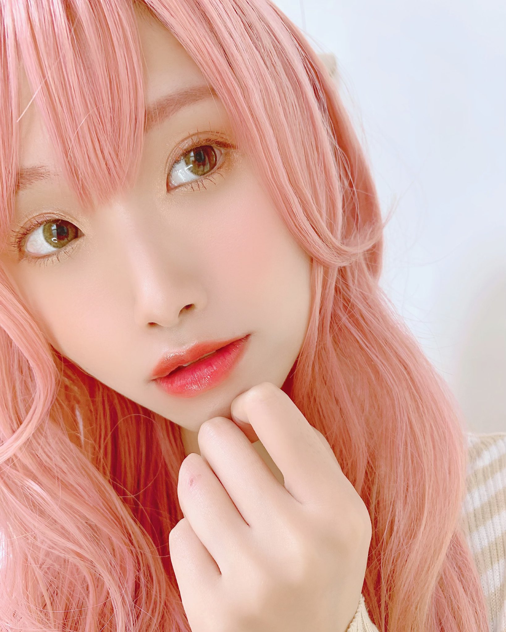 ありんこ イエベ春 この間あげたピンク髪時のメイク アイラインが特徴 目元はオレンジ チークとリップをピンクにしてます 目元はマジョマジョのパレットのスウォッチ投稿した時と同じ 私は黒目下より少し目尻にズラした位置にペンシルでひくと ありんこ イエベ春 この間あげたピンク髪時のメイク アイラインが特徴 目元はオレンジ チークとリップをピンクにしてます 目元はマジョマジョのパレットのスウォッチ投稿した時と同じ 私は黒目下より少し目尻にズラした位置にペンシルでひくと