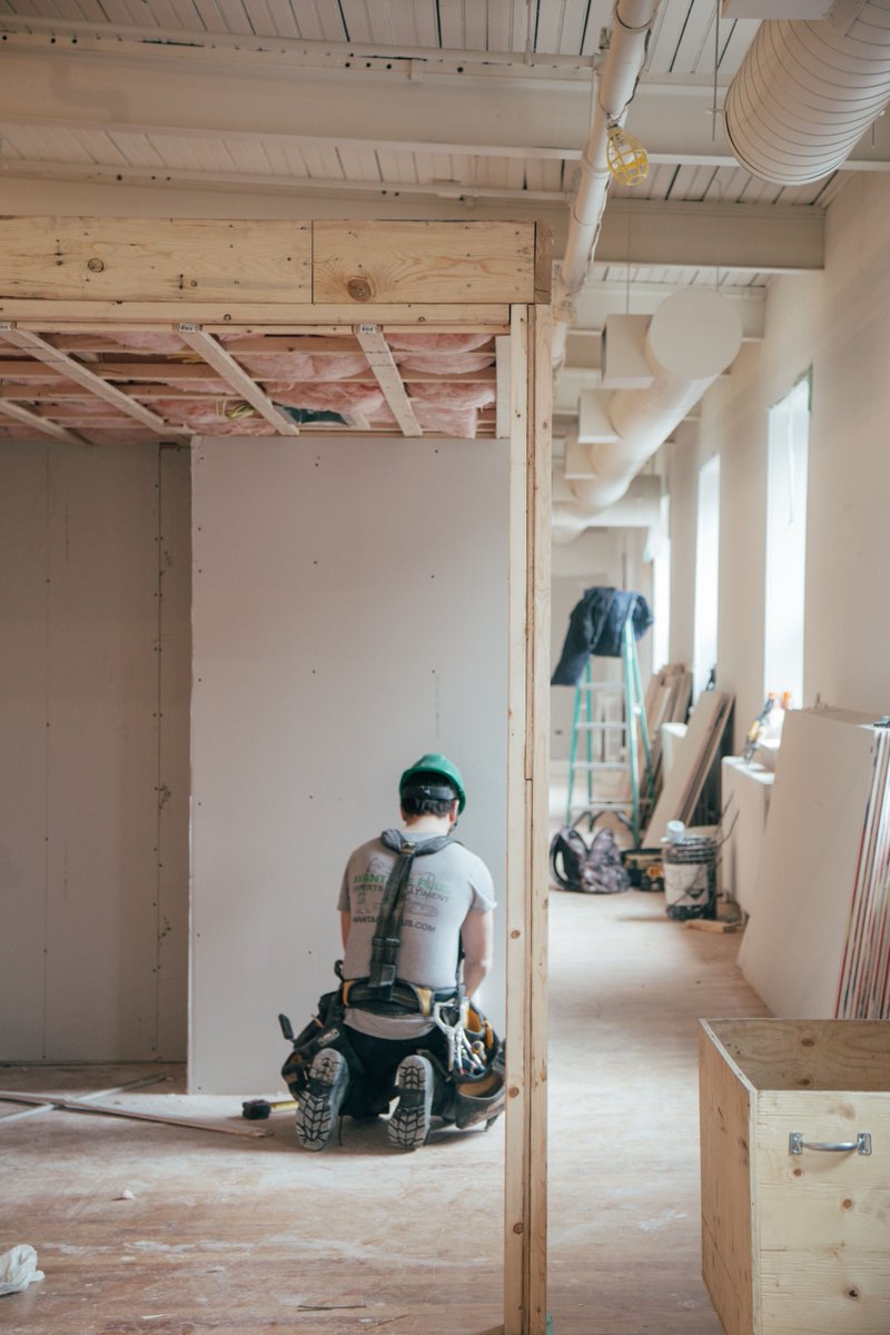 we_are_strike's tweet photo. Thinking of doing some #renovations this year? Check out our CEO @SamMitchTweets #toptips in the @Independent 
https://t.co/7EeMc3VUZX https://t.co/5U73ZCjI25