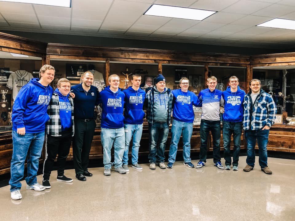NewmanFootball1's tweet photo. We had our banquet last night celebrating our state championship season. Thanks to these seniors for everything they did for our program. We can’t thank you enough. Remember once a Comet always a Comet! #RollOn https://t.co/DRken2tJG9