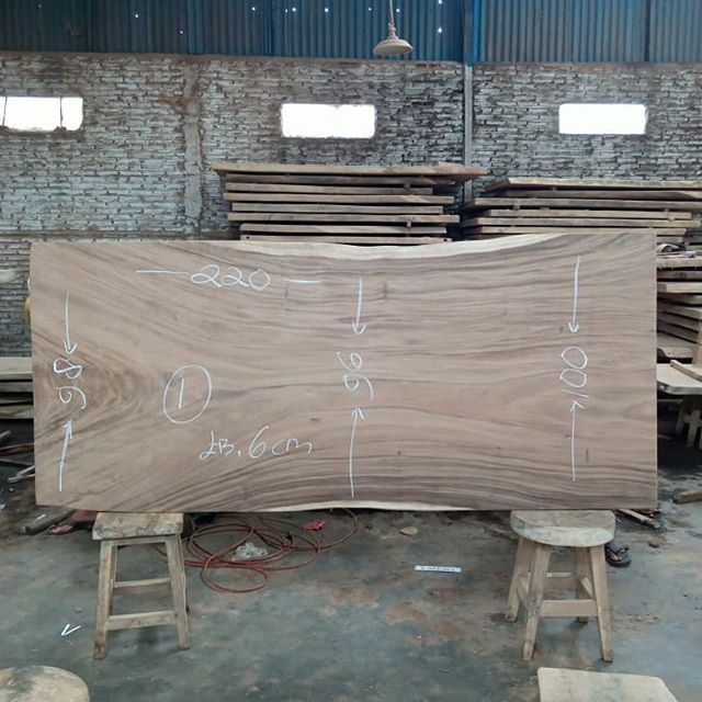 BaliEarth's tweet photo. Logs from Sumatra already cut and out of our oven in Java.  9000 board feet of gorgeous live edge monkeypod on it's way to the US soon.  Contact us for preorders help@baliearth.com .
.
.
.
#liveedgetable #liveedge #liveedgeslab #liveedgefurniture #woodwo… https://t.co/xUzEajdIKn https://t.co/ZzPHjlsvQx