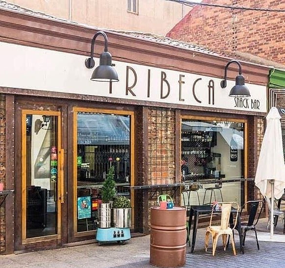 Desconecta, sonríe y disfruta porque estamos a lunes y hay que empezar con buena energía la semana 😁.
.
En #TribecaLeón ya tenemos todo preparado para que decidas lo que decidas disfrutes de un #MomentoTribeca 😉 🍔🥗🌯🍻🍰.
.
#bestintown #snackbar #tribecaleon #realfood