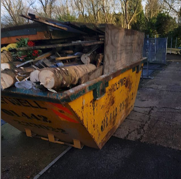 HolywellSkips's tweet photo. Last weeks overload of the week 👀🤦🏻‍♀️. All skips need to be a safe and level load otherwise we may not be able to collect it when you want us to. #overloaded #overloadoftheweek #skiphire #herts #beds #bucks https://t.co/WrobmVjVnQ