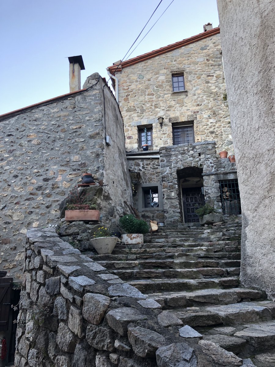 RicardMoren's tweet photo. @Tangopolix #hamlets research @UABBarcelona:
CORSAVY commune, #PyrénéesOrientales #France:
235 inhabitants (INSEE2014) including 37 immigrants:
18 #immigrantWomen & 19 #immigrantMan
#RURALimmigration #micropobles
#RuralEurope #Vallespir
#Corsavy #Cortsaví
Info: https://t.co/fod9N0mV3d
📷2020 https://t.co/zFardvzAGP